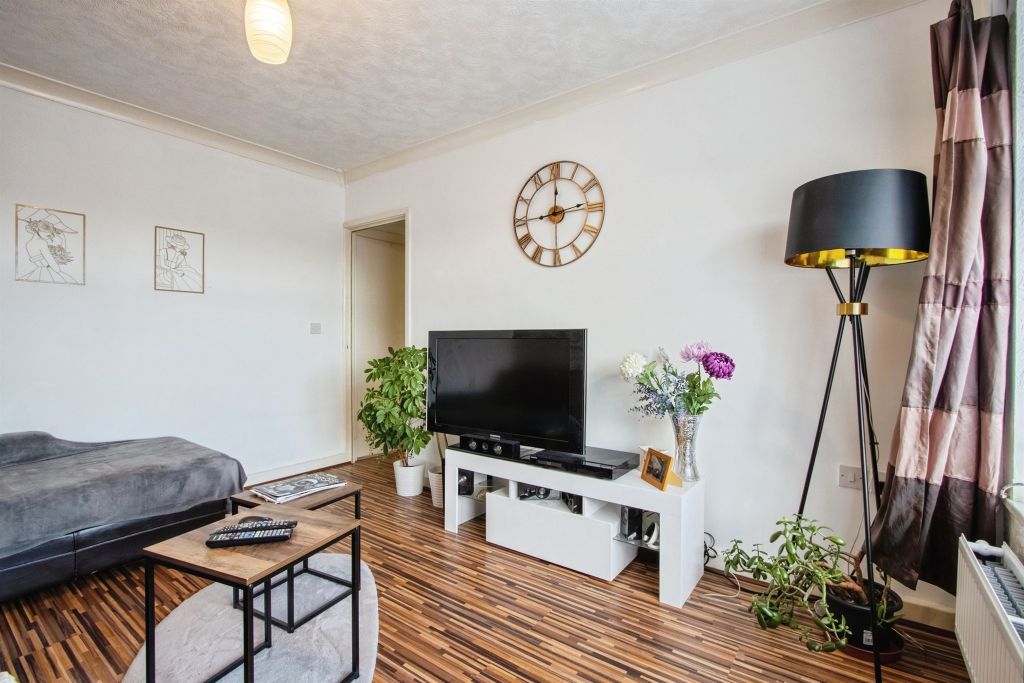 Property photo 2 of 9