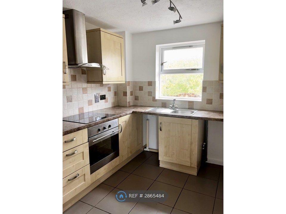 Property photo 3 of 5 Kitchen