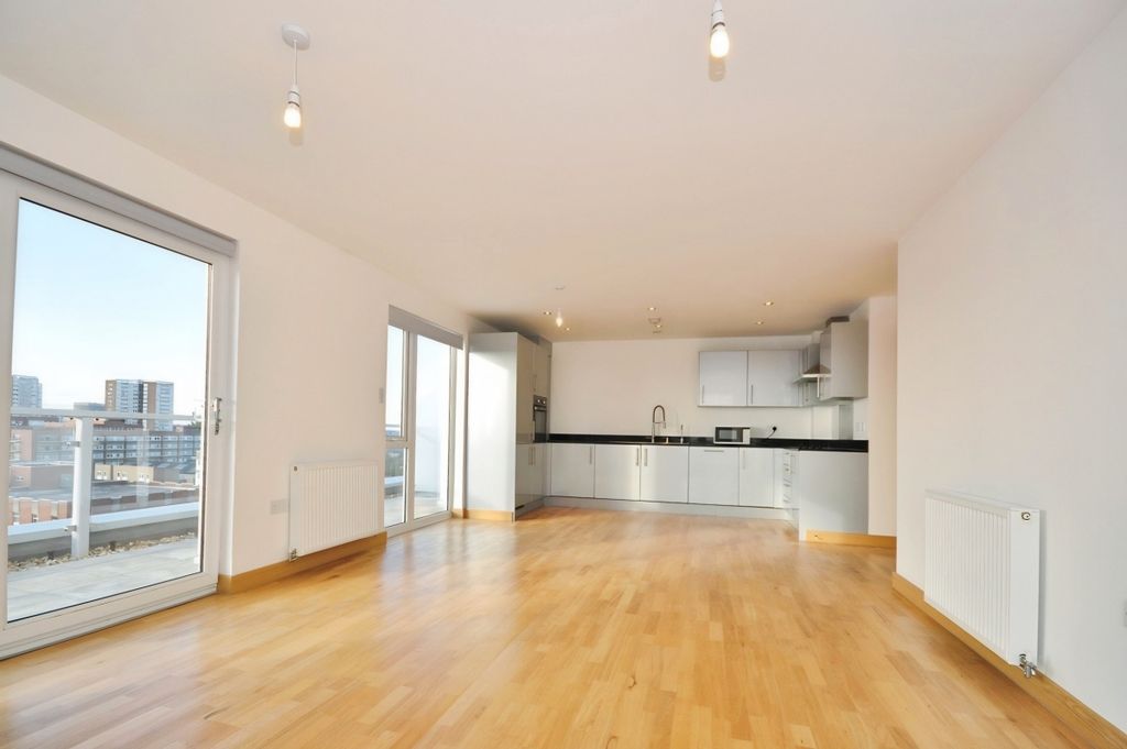 Property photo 2 of 13 A7B63F39-High 202