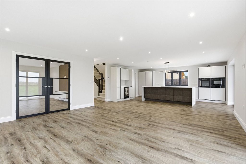 Property photo 3 of 45 Picture No. 05