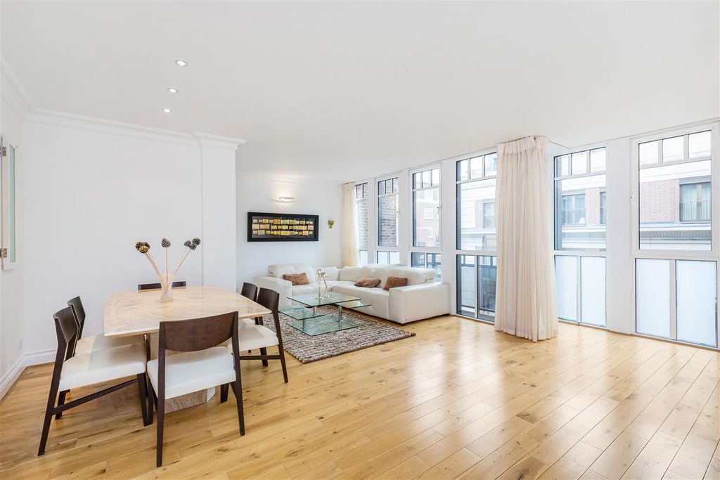 Property photo 1 of 19 Reception