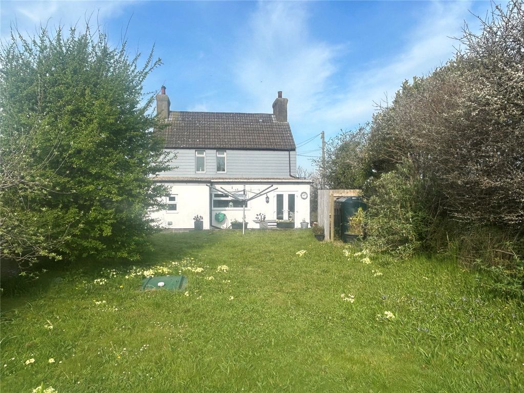 Property photo 2 of 17 Picture No. 14