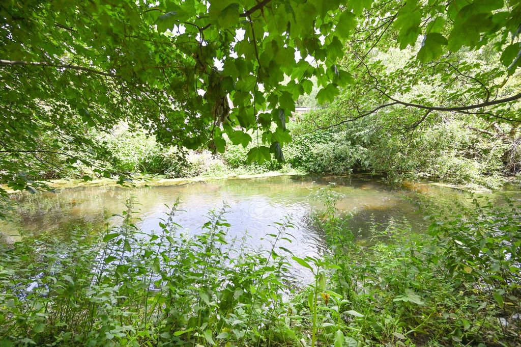 Property photo 3 of 11