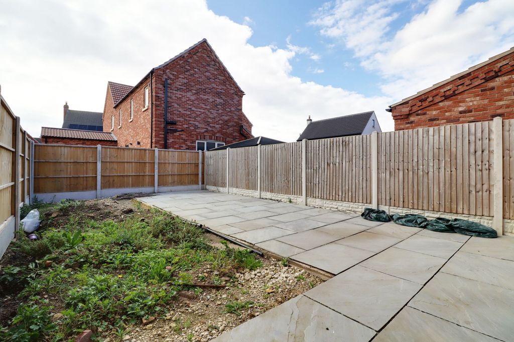 Property photo 3 of 16