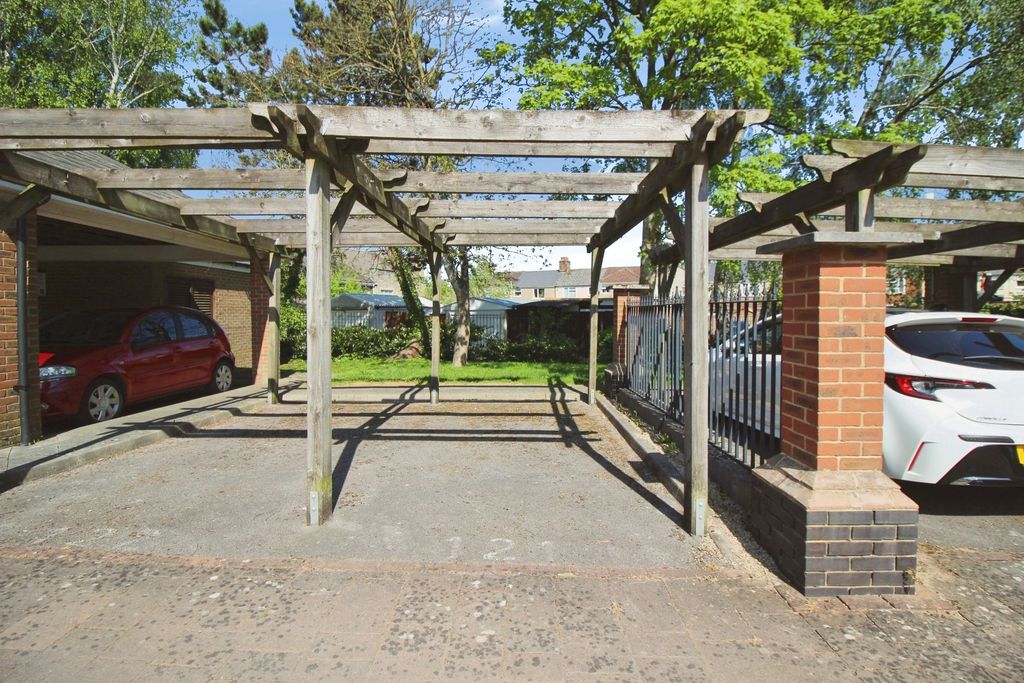 Property photo 3 of 4