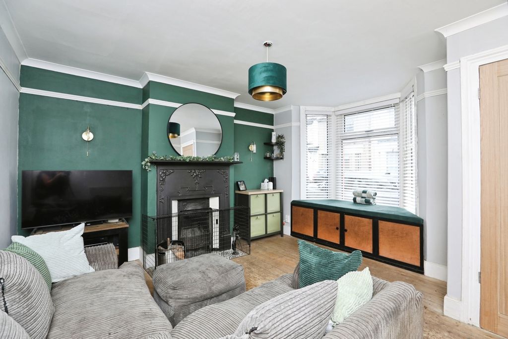 Property photo 2 of 19 Pbox-Img.Jpg
