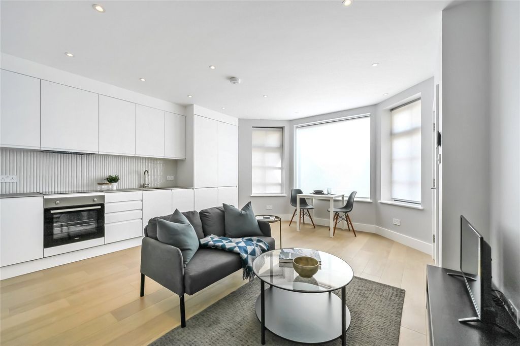Property photo 1 of 8 Reception Room