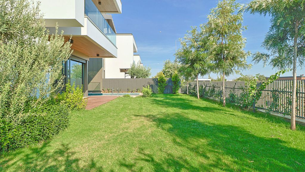 Property photo 3 of 38