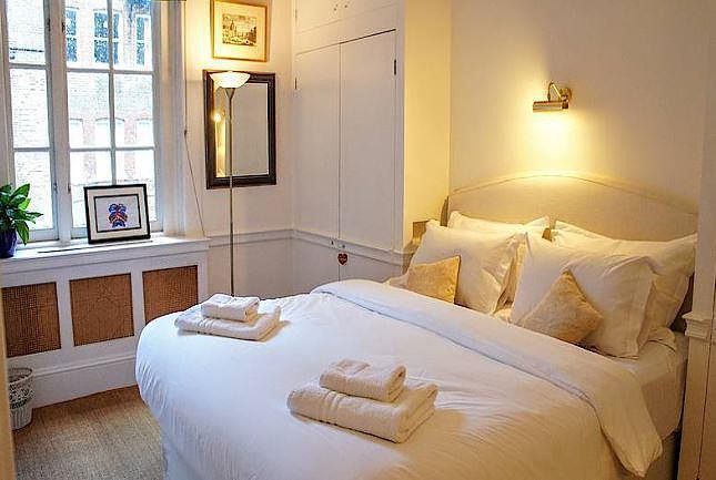 Property photo 3 of 6 Bedroom