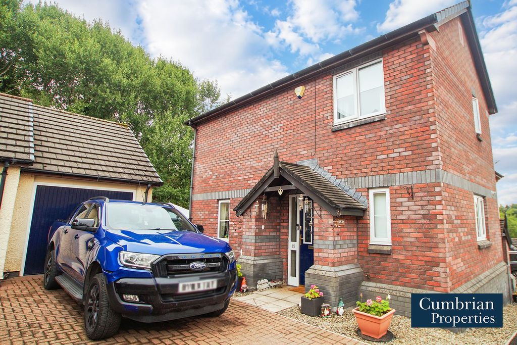 Property photo 1 of 14 External