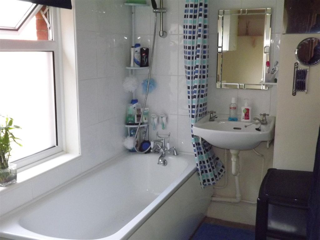 Property photo 3 of 5 Bathroom