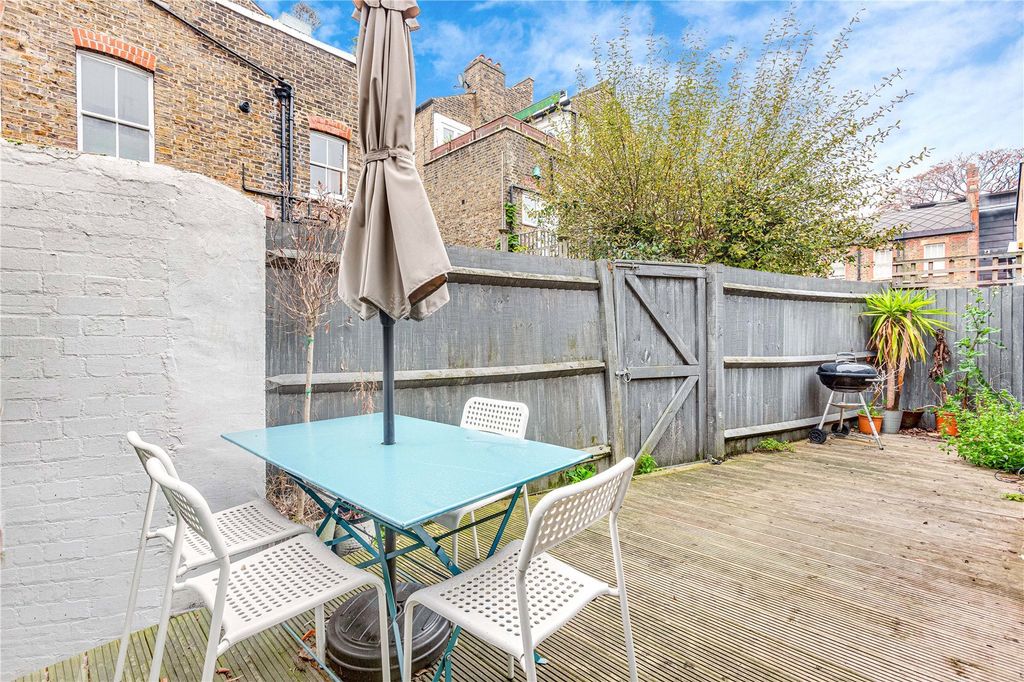 Property photo 2 of 12