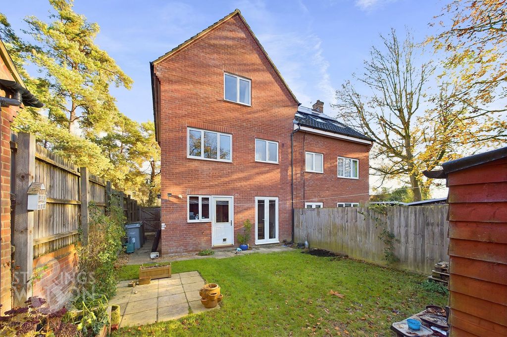 Property photo 1 of 21