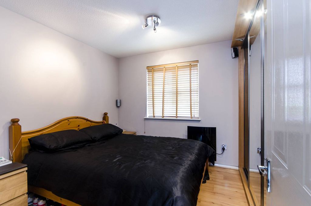 Property photo 3 of 4