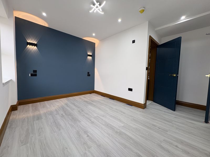 Property photo 3 of 11 Photo 7