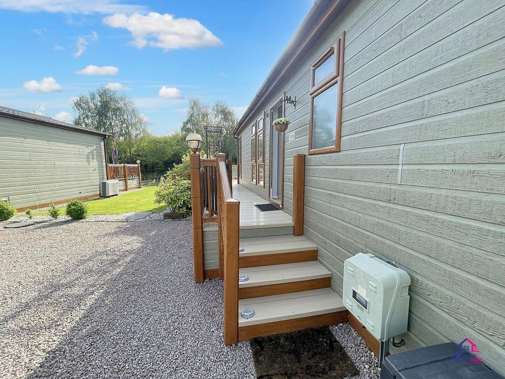 Property photo 2 of 16 Exterior