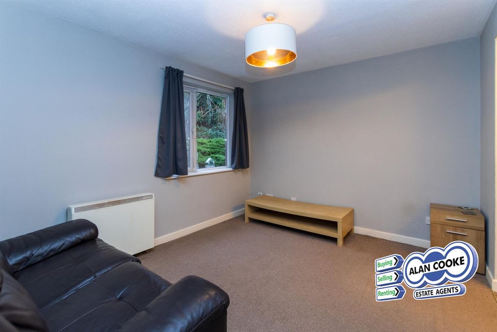 Property photo 2 of 5 Lounge