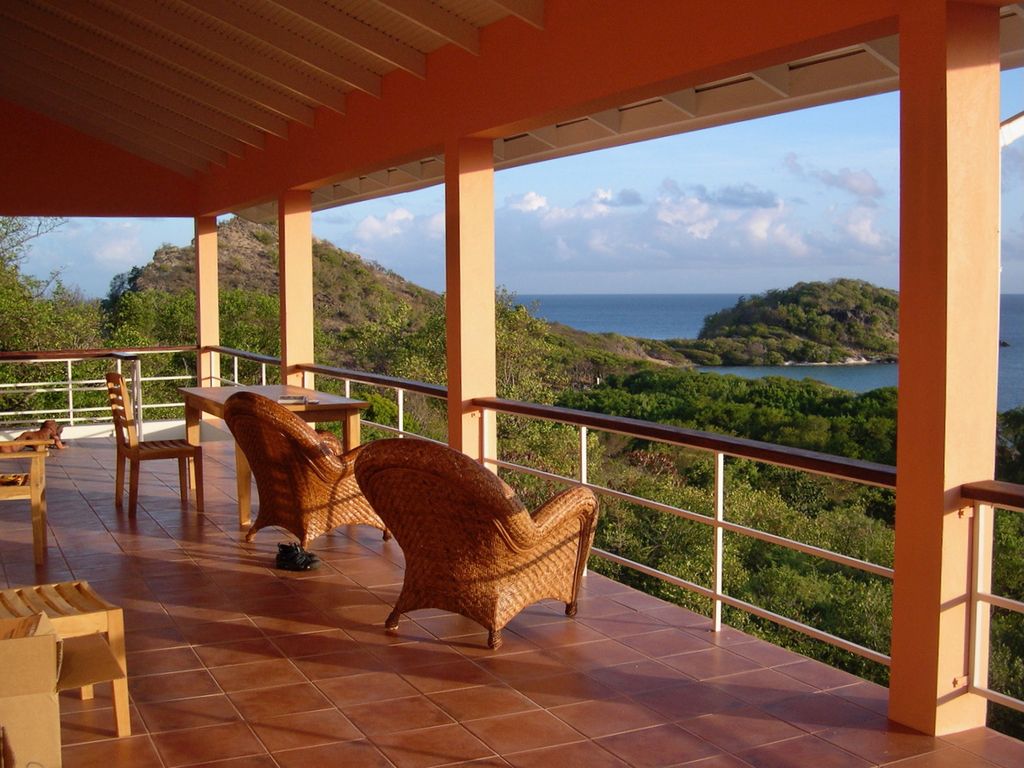 Property photo 2 of 18