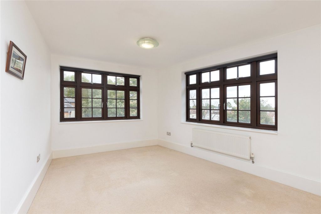 Property photo 3 of 9
