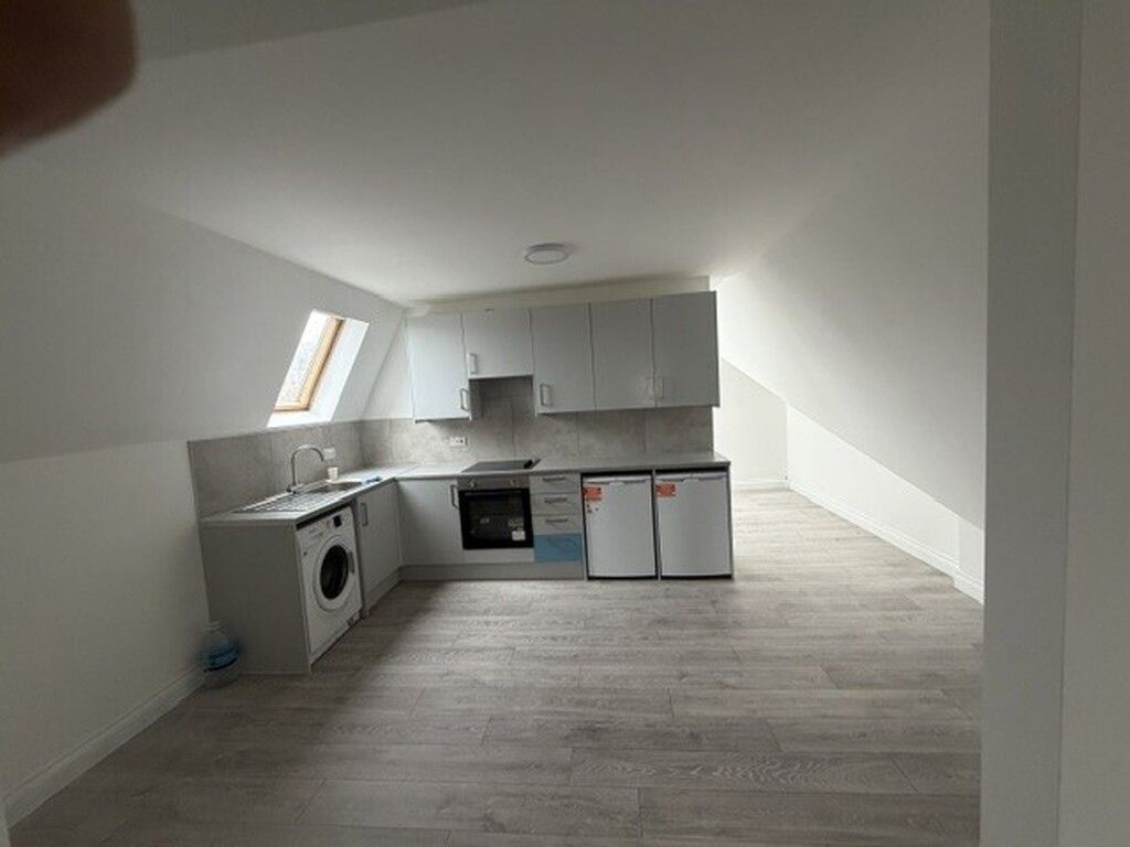 Property photo 1 of 6 Kitchen /Living Dine