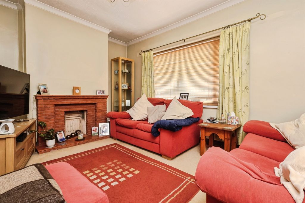 Property photo 3 of 18
