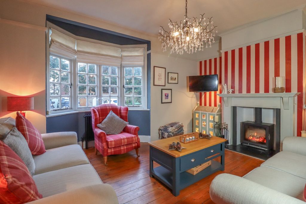 Property photo 2 of 23 4695245