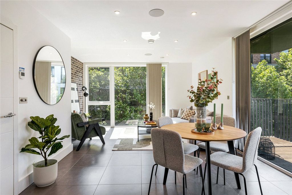 Property photo 1 of 13 Reception Area