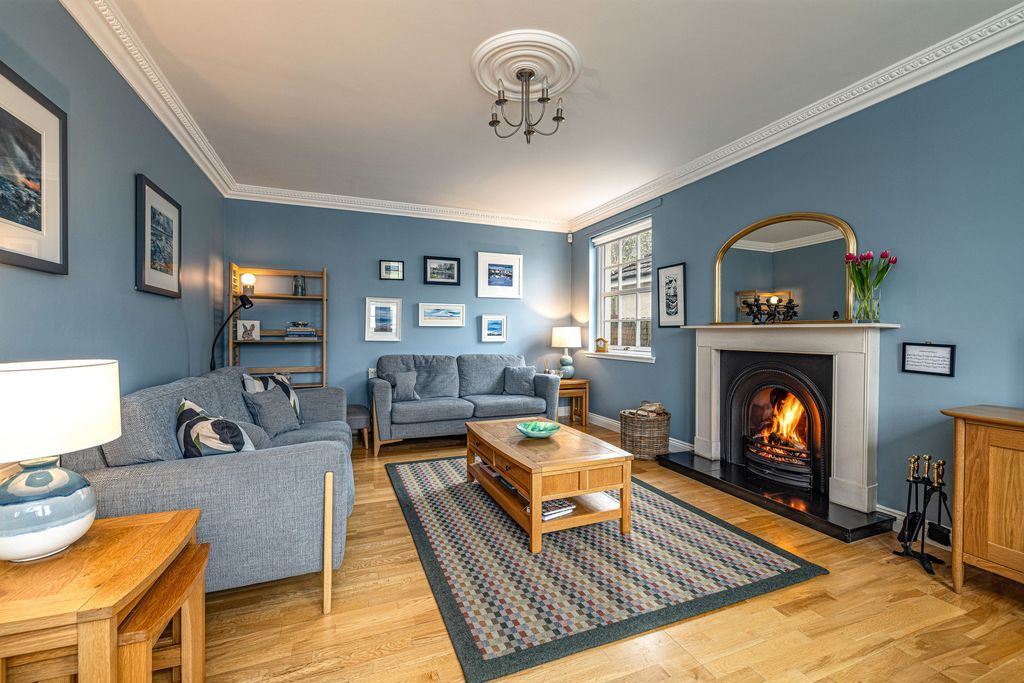 Property photo 2 of 52 Sitting Room