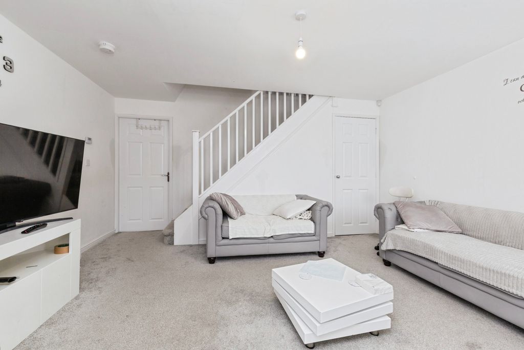 Property photo 2 of 24