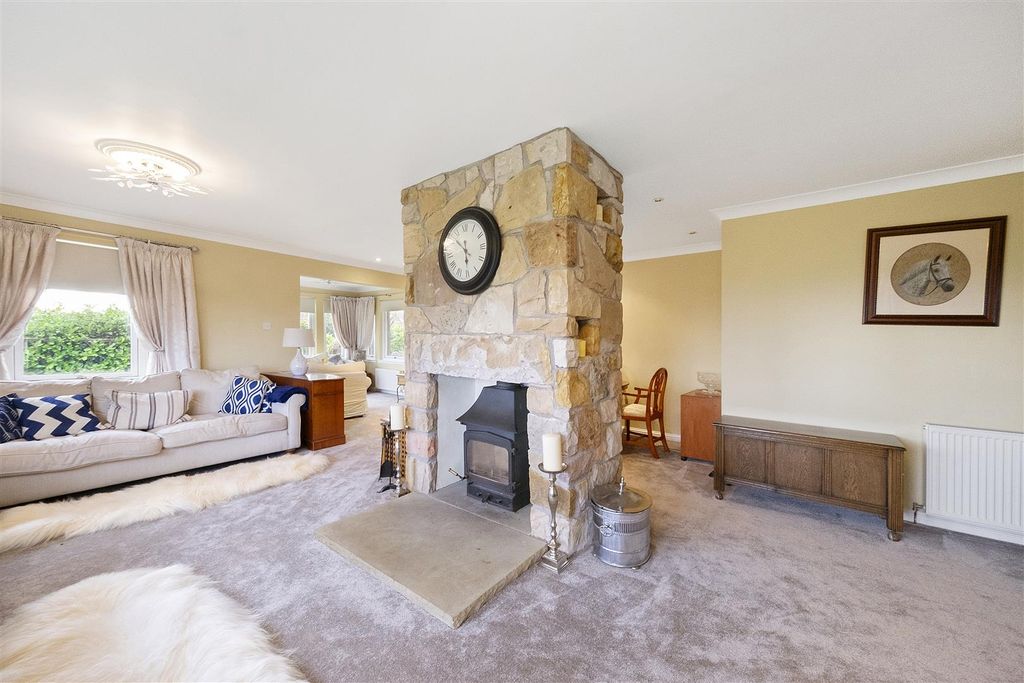 Property photo 3 of 31