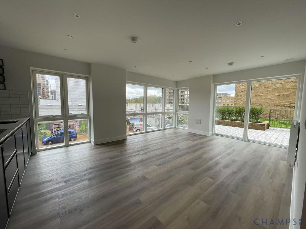 Property photo 1 of 8 3 Bed Flat To Rent Townsend Road, London Se3