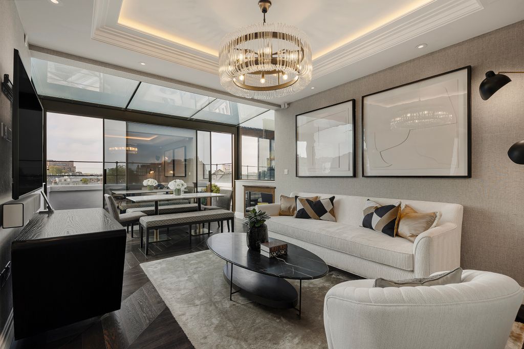 Property photo 1 of 28