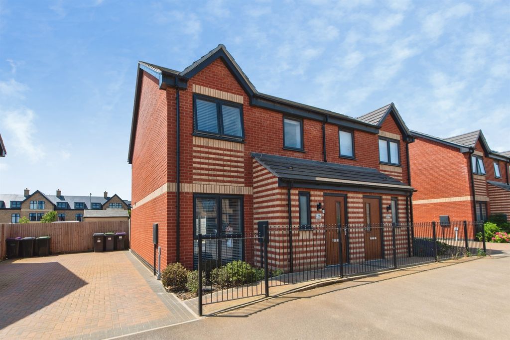 Property photo 1 of 18