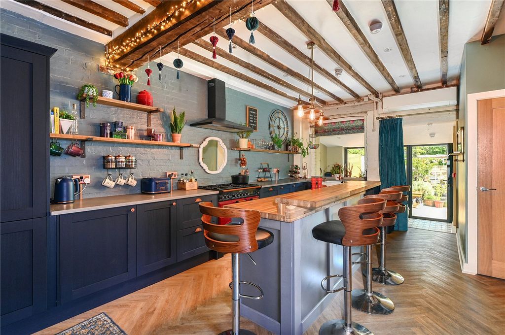 Property photo 2 of 17 Kitchen