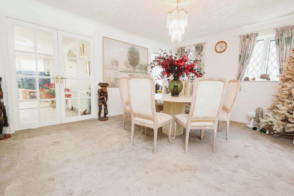 Property photo 3 of 17 Photography