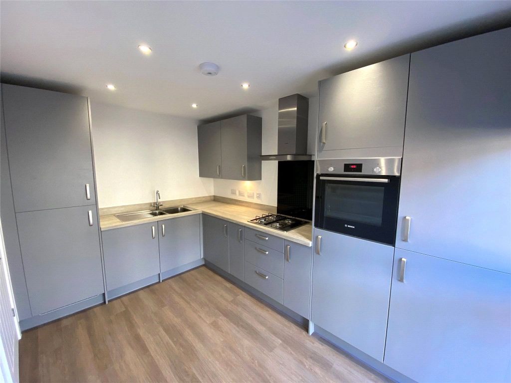 Property photo 2 of 11 Kitchen