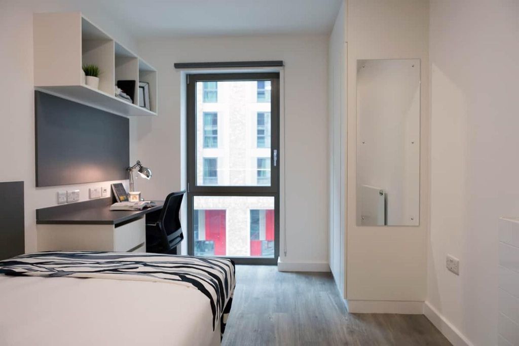 Property photo 1 of 15 Bedroom