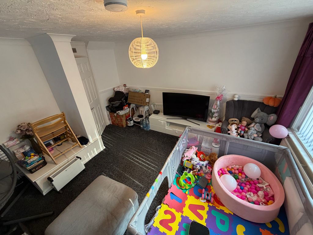 Property photo 3 of 21