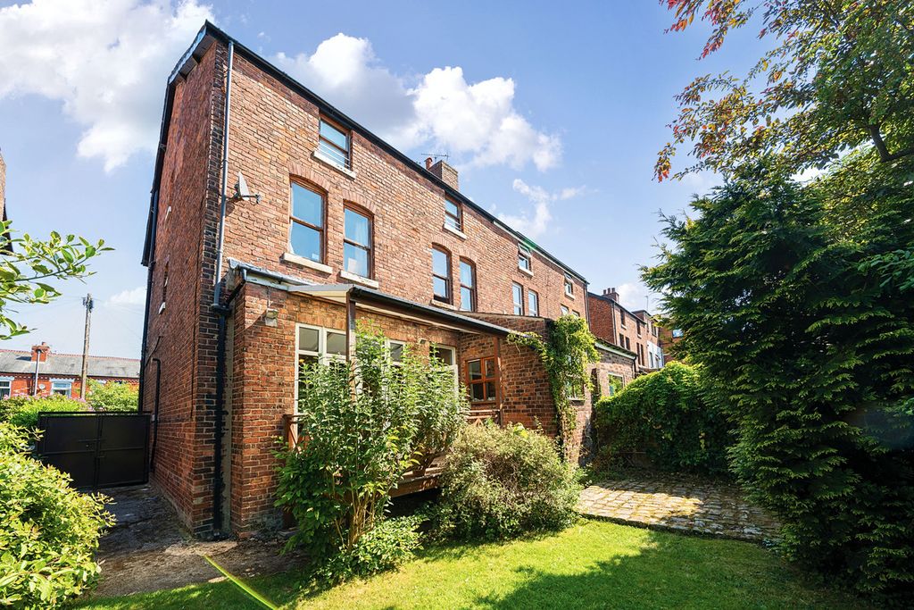 Property photo 3 of 18