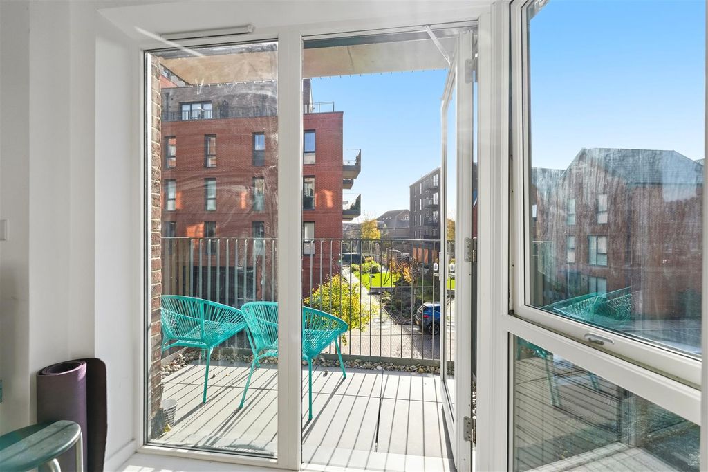 Property photo 3 of 29 Ar702680.Jpg