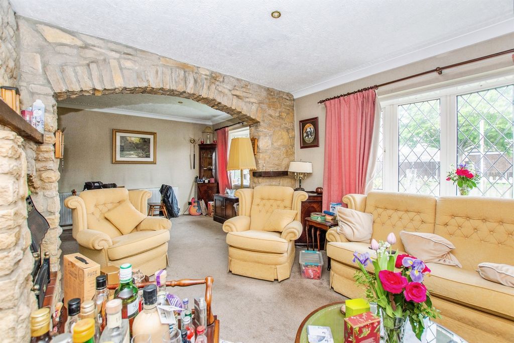 Property photo 3 of 20
