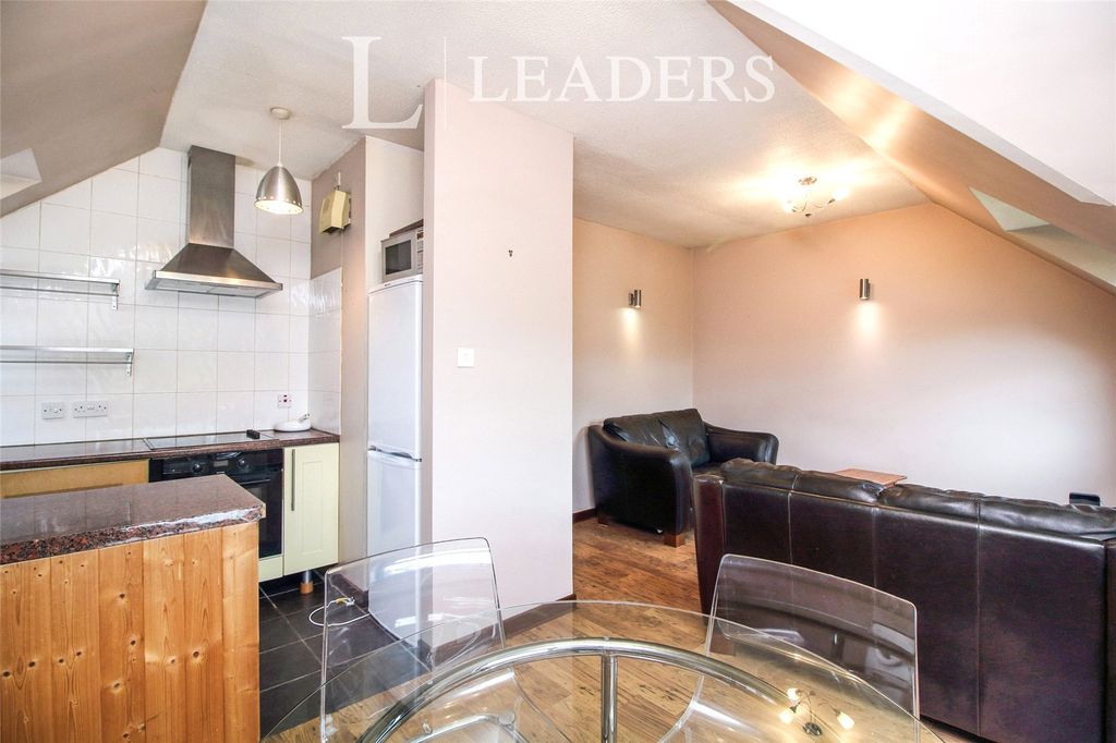 Property photo 3 of 12 Ef3A0885-1143-46B2-9