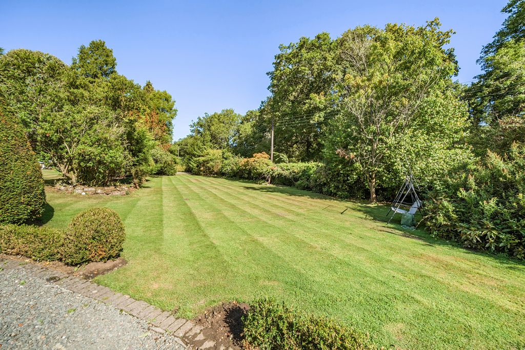 Property photo 3 of 21 Garden