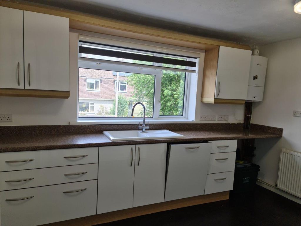 Property photo 3 of 16 Photo 2