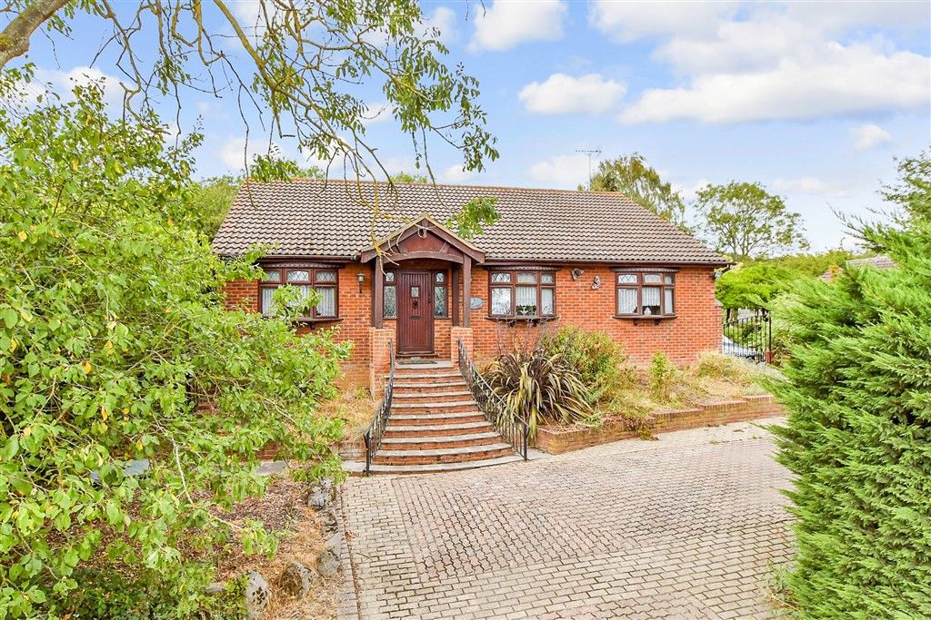 3 bed detached bungalow for saleOld Hill Avenue, Langdon Hills, Basildon, Essex SS16