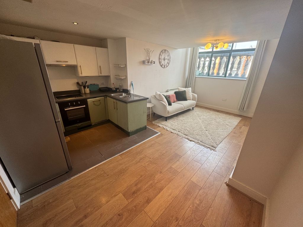 Property photo 1 of 8