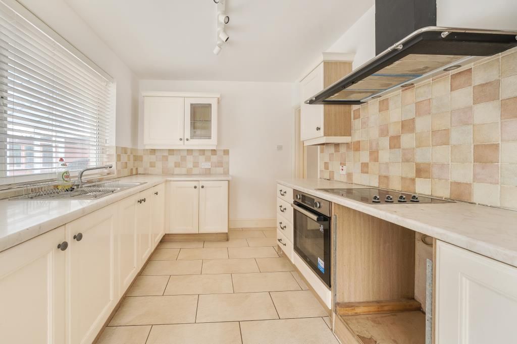 Property photo 2 of 20 Kitchen