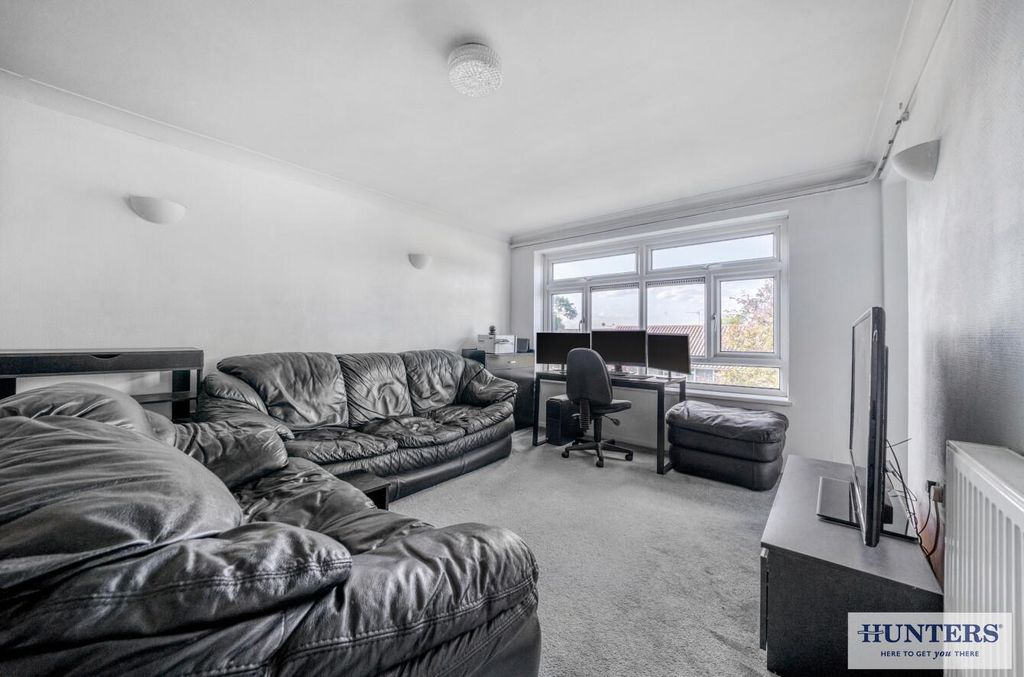 Property photo 2 of 13 Lounge