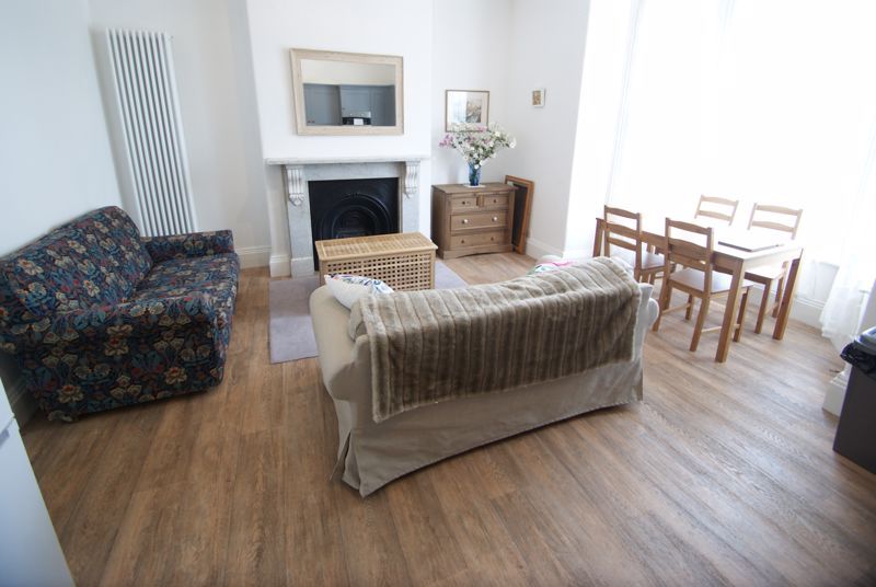 Property photo 3 of 6 Photo 5