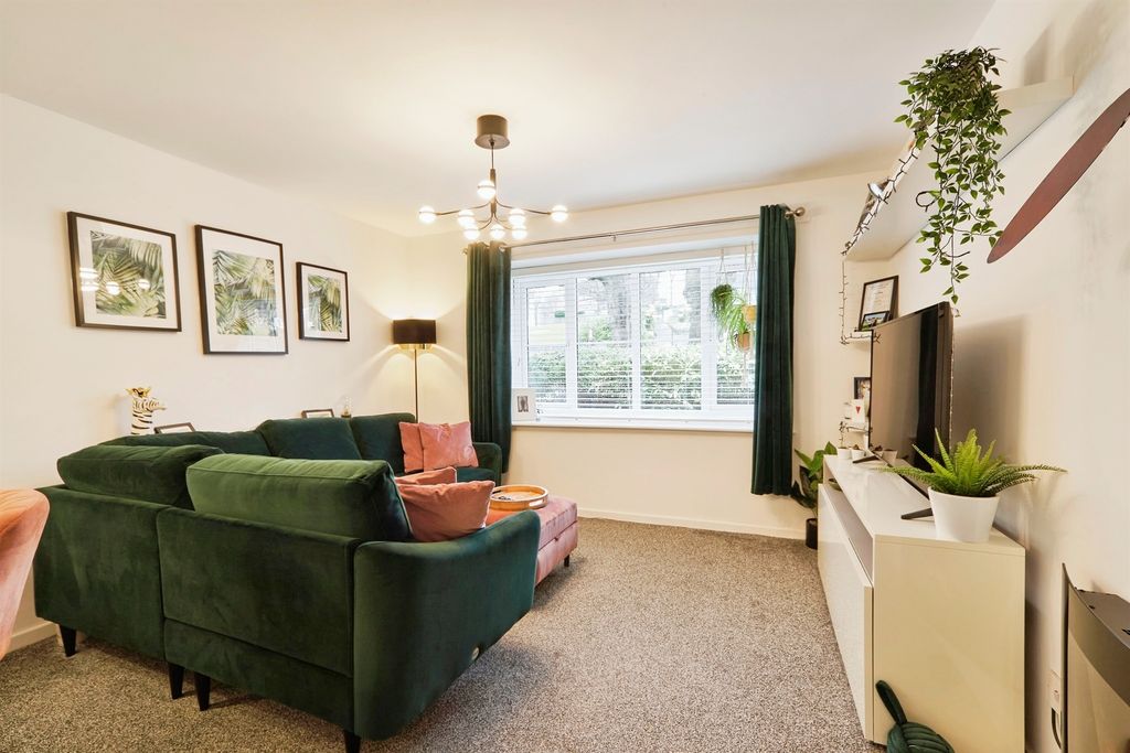 Property photo 2 of 16